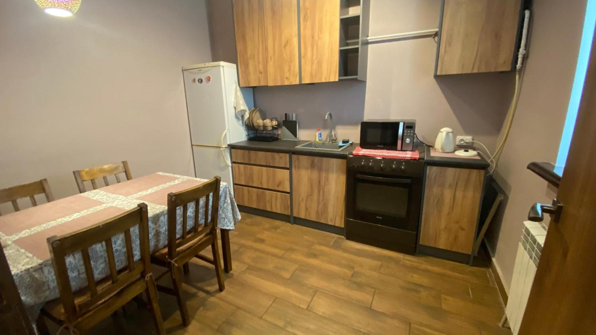 Flat In The Center Of The